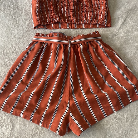 Striped Cami Belted Shorts Two Piece Set in Chestnut Red Size Medium - Picture 5 of 9